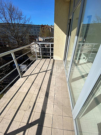 Fasādes māja, labiekārtota apzaļumota teritorija, vieta automašīnai, balkons, istabas Rīga - foto 7