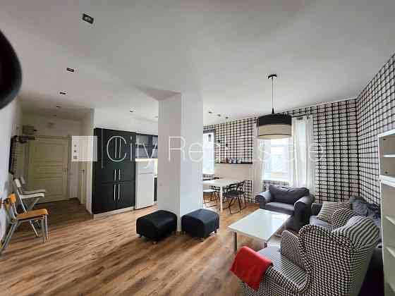 Здание во дворе, закрытый двор, возможность аренды парковки, вход со двора, Рига