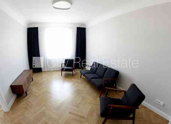 Фасадный дом, закрытый двор, возможность аренды парковки, охраняемая территория, Rīga