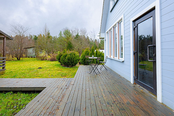 Vissezonas māja ar pirti.
Piedāvājumā kopts īpašums Jāņupē, gatavs dzīvošanai bez Olaine - foto 4