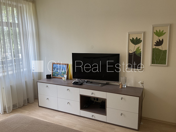 Pagalma ēka, labiekārtota apzaļumota teritorija, vieta automašīnai, istabas izolētas 2 gab., Rīga - foto 14