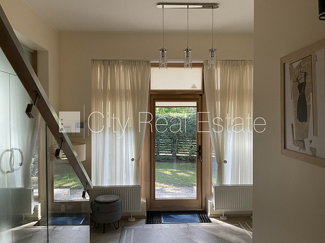 Jaunceltne, labiekārtota apzaļumota teritorija, slēgts pagalms, vieta vairākām automašīnām, Jūrmala - foto 3