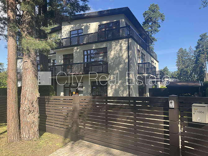 Jaunceltne, labiekārtota apzaļumota teritorija, slēgts pagalms, vieta vairākām automašīnām, Jūrmala - foto 1