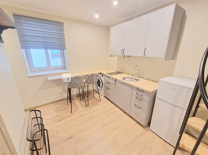 Дом во дворе, закрытый двор, место для машины, студио, кухня объединена с Рига - изображение 4