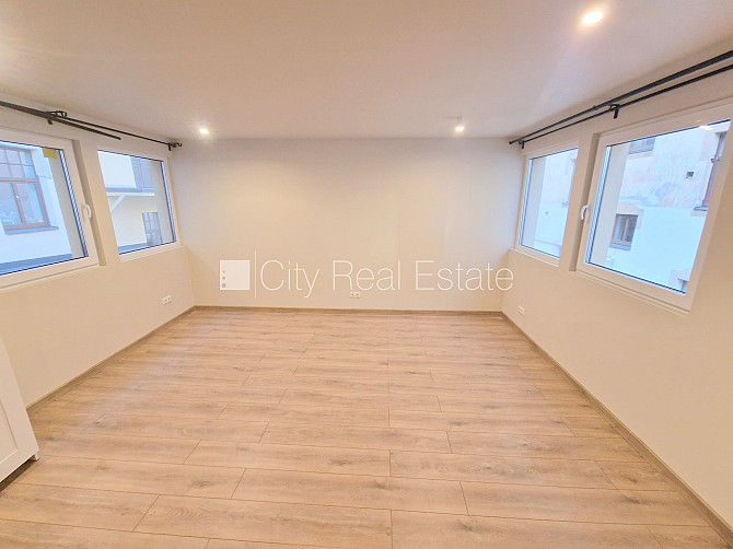 Дом во дворе, закрытый двор, место для машины, студио, кухня объединена с Рига - изображение 15