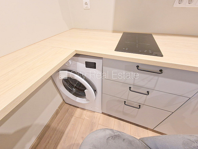 Дом во дворе, закрытый двор, место для машины, студио, кухня объединена с Рига - изображение 6