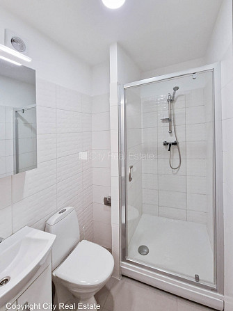 Labiekārtots apzaļumots pagalms, iežogota teritorija ar koka sētu, garāža vienai Jūrmala - foto 8