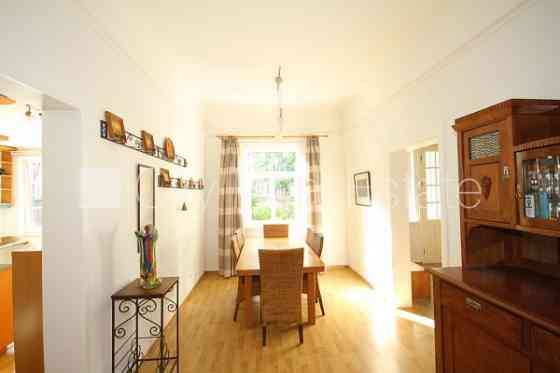 Дом во дворе, реновированный дом, закрытый двор, количество спален 3 шт., студио, Rīga