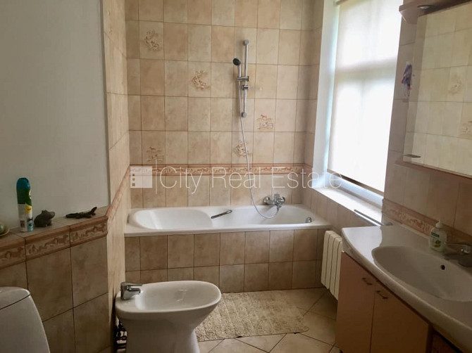 Pagalma māja, renovēta māja, slēgts pagalms, guļamistabu skaits 3 gab., studio tipa, virtuve Rīga - foto 10