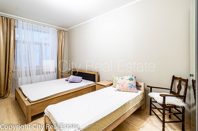 Fasādes māja, renovēta māja, slēgts pagalms, ieeja no ielas, kāpņu telpa pēc kapitālā Rīga - foto 8