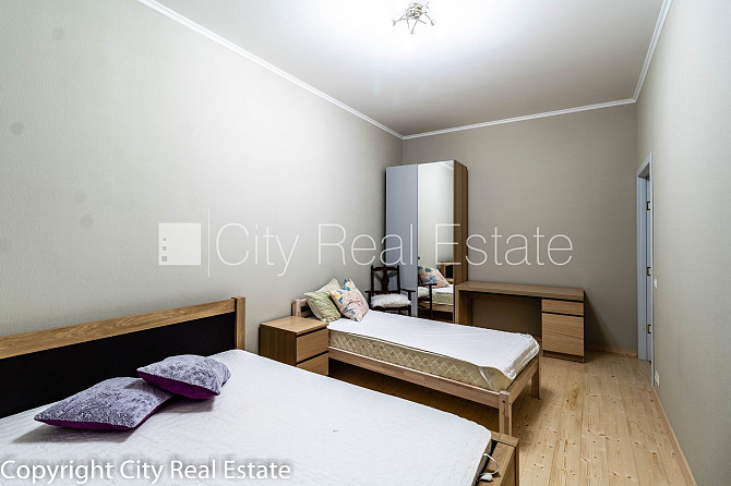 Fasādes māja, renovēta māja, slēgts pagalms, ieeja no ielas, kāpņu telpa pēc kapitālā Rīga - foto 11