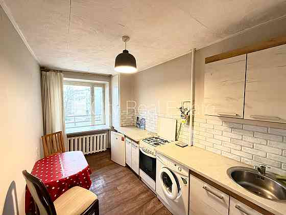 Частный дом, реновированный дом, место для машины, стоянка территории покрыта Rīga