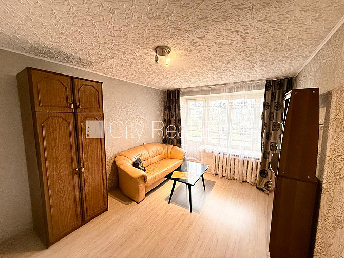 Privātmāja, renovēta māja, vieta automašīnai, teritorijas stāvlaukums noklāts ar Rīga - foto 2