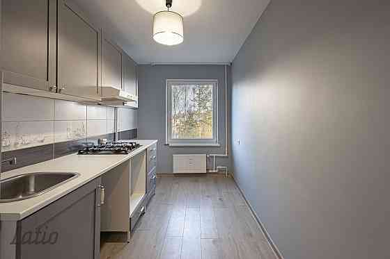 Plašs un gaišs 2-istabu dzīvoklis Ānes centrā, tikai ~6 km attālumā no Jelgavas centra.
Pārdod koptu Jelgava un Jelgavas novads