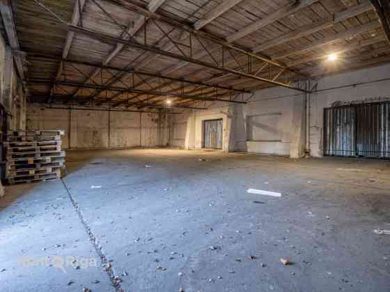 Складские помещения в долгосрочную аренду  300 м, рядом с центром Риги Rīga