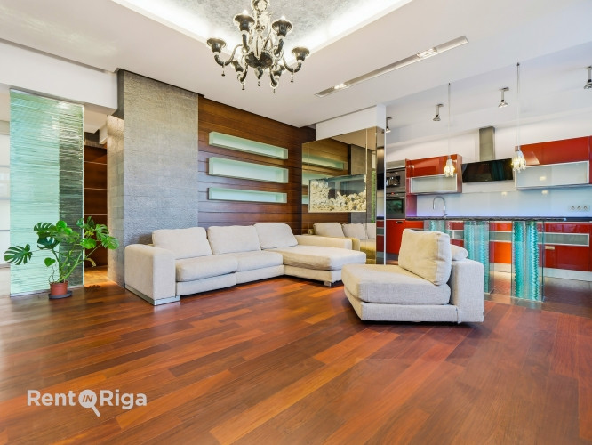 Rīgas centrā pieejams trīsistabu dzīvoklis. Īpašums atrodas zaļā un strauji augošā Rīga - foto 1