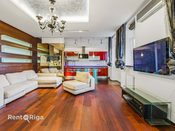 Rīgas centrā pieejams trīsistabu dzīvoklis. Īpašums atrodas zaļā un strauji augošā Rīga - foto 2