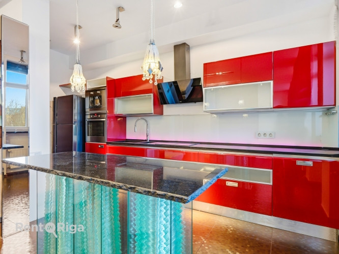 Rīgas centrā pieejams trīsistabu dzīvoklis. Īpašums atrodas zaļā un strauji augošā Rīga - foto 3