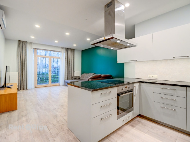 Pārdošanā dzīvoklis Asaros  izcila atrašanās vieta pie pašas jūras.  Tiek piedāvāts Jūrmala - foto 1