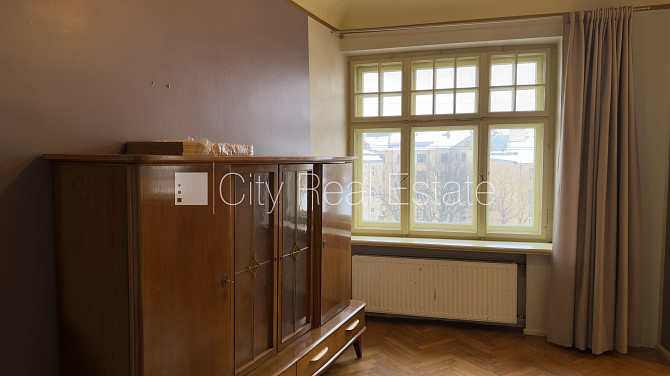 Fasādes māja, ieeja no ielas, ir lifts, balkons, studio tipa, virtuve apvienota ar viesistabu, Rīga - foto 17