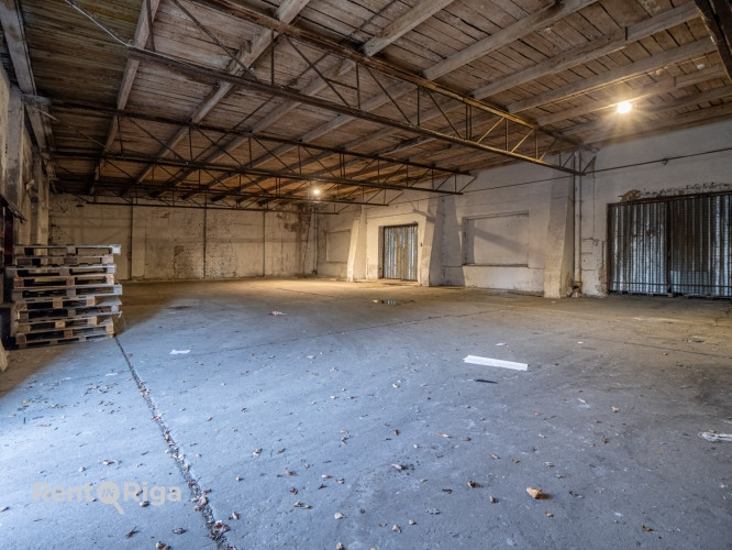 Noliktavas telpas ilgtermiņa nomai  300 m, tuvu Rīgas centram  Piedāvājam funkcionālas Rīga - foto 3