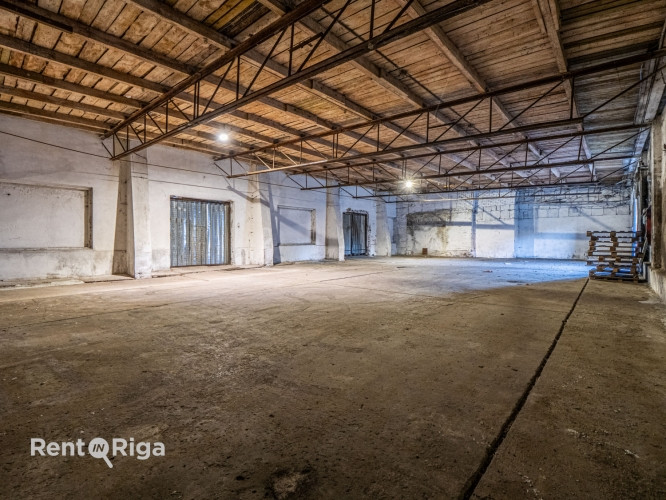 Noliktavas telpas ilgtermiņa nomai  300 m, tuvu Rīgas centram  Piedāvājam funkcionālas Rīga - foto 1
