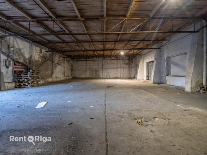 Noliktavas telpas ilgtermiņa nomai  300 m, tuvu Rīgas centram  Piedāvājam funkcionālas Rīga - foto 4