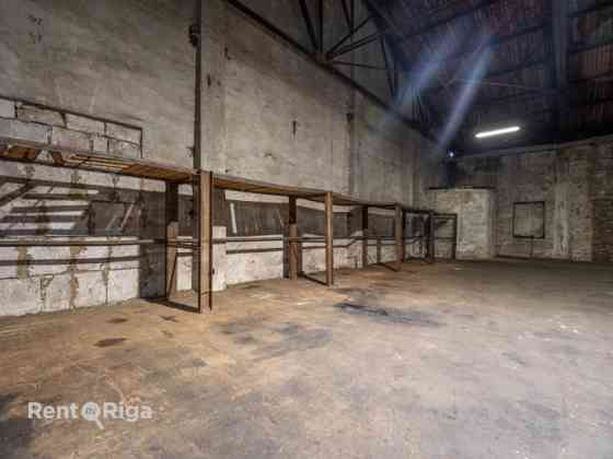 Складские помещения в долгосрочную аренду  720 м, рядом с центром Риги Rīga