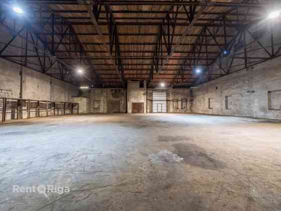 Складские помещения в долгосрочную аренду  720 м, рядом с центром Риги Rīga