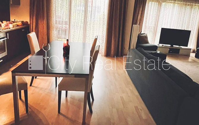 Fasādes māja, renovēta māja, apsargāta teritorija, ieeja no ielas, kāpņu telpa pēc Rīga - foto 7