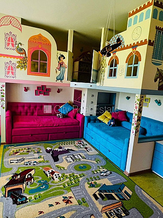 Fasādes māja, renovēta māja, apsargāta teritorija, ieeja no ielas, kāpņu telpa pēc Rīga - foto 16