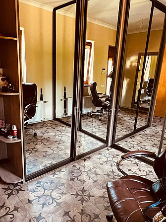 Fasādes māja, renovēta māja, apsargāta teritorija, ieeja no ielas, kāpņu telpa pēc Rīga - foto 10