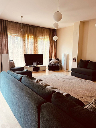 Fasādes māja, renovēta māja, apsargāta teritorija, ieeja no ielas, kāpņu telpa pēc Rīga - foto 2