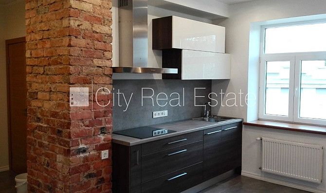 Фасадный дом, благоустроенная озеленённая территория, закрытый двор, территория Рига - изображение 13