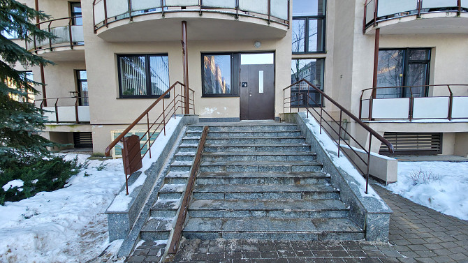 Dzīvokļa video tūri var noskatīties, nospiežot uz mājas lapas sludinājuma lejas daļā.
Jauns... Rīga - foto 12