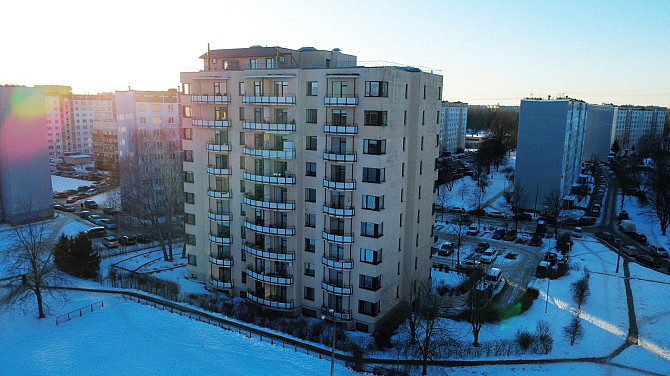 Dzīvokļa video tūri var noskatīties, nospiežot uz mājas lapas sludinājuma lejas daļā.
Jauns... Rīga - foto 15