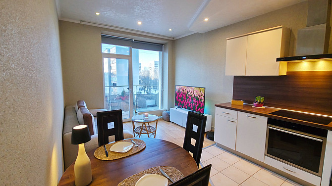 Dzīvokļa video tūri var noskatīties, nospiežot uz mājas lapas sludinājuma lejas daļā.
Jauns... Rīga - foto 1