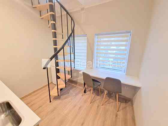 Земля в собственности, фасадный дом, место для машины, вход с улицы, лифт, лоджия 4 Rīga