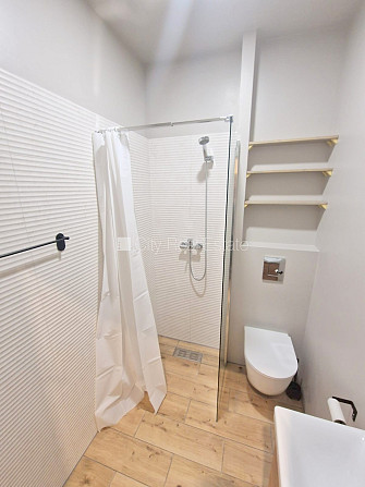 Земля в собственности, фасадный дом, место для машины, вход с улицы, лифт, лоджия 4 Рига - изображение 17