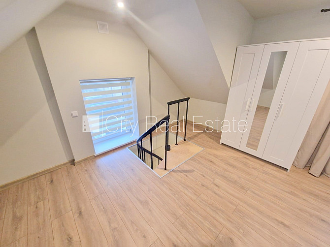 Земля в собственности, фасадный дом, место для машины, вход с улицы, лифт, лоджия 4 Рига - изображение 10