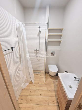 Земля в собственности, фасадный дом, место для машины, вход с улицы, лифт, лоджия 4 Рига - изображение 18