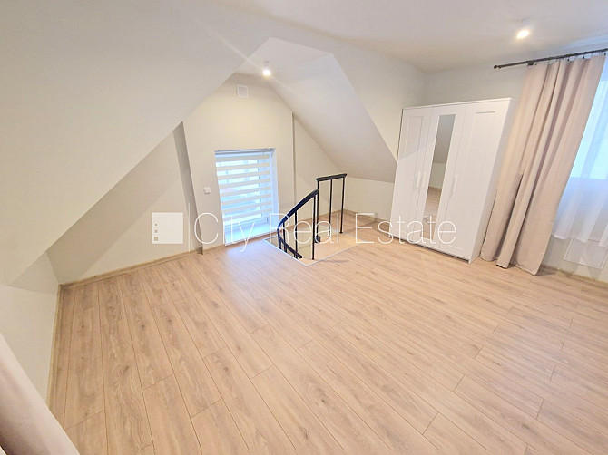 Земля в собственности, фасадный дом, место для машины, вход с улицы, лифт, лоджия 4 Рига - изображение 9