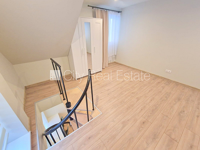 Земля в собственности, фасадный дом, место для машины, вход с улицы, лифт, лоджия 4 Рига - изображение 13