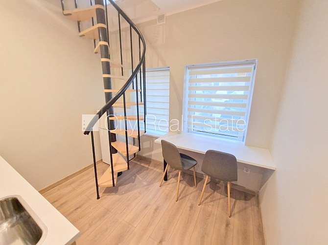 Земля в собственности, фасадный дом, место для машины, вход с улицы, лифт, лоджия 4 Рига - изображение 4