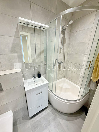 Земля в собственности, частный дом, новостройка, благоустроенная озеленённая Юрмала - изображение 12