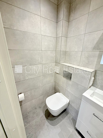 Земля в собственности, частный дом, новостройка, благоустроенная озеленённая Юрмала - изображение 13