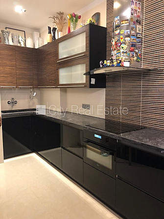 Новостройка, благоустроенная озеленённая территория, закрытый двор, возможность Рига - изображение 14