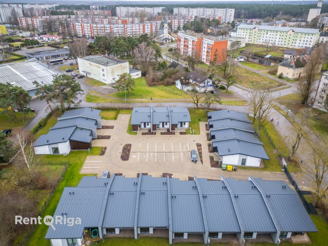 Īre vai īre ar izpirkuma tiesībām!  Moderna rindu māja privātā, slēgtā dzīvojamo māju Jūrmala - foto 1