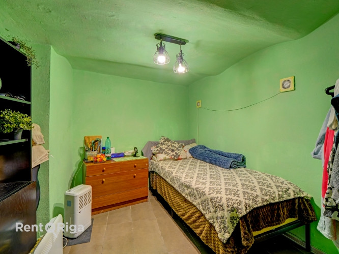 Pārdod mākslinieku darbnīcas telpas jūgendstila ēkā.  Īpašuma priekšrocības: +Lieliska Rīga - foto 7