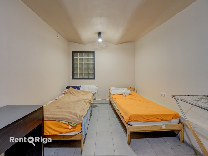 Pārdod mākslinieku darbnīcas telpas jūgendstila ēkā.  Īpašuma priekšrocības: +Lieliska Rīga - foto 6